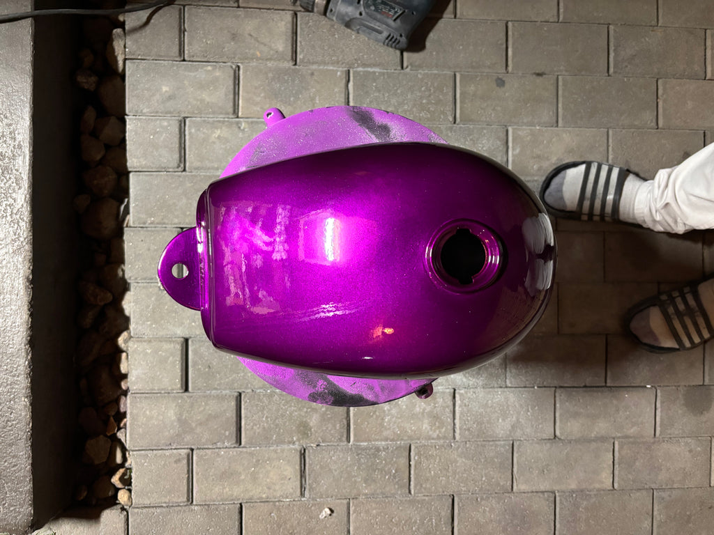 Tankki Illusion Purple Monkey Pulverimaalattu